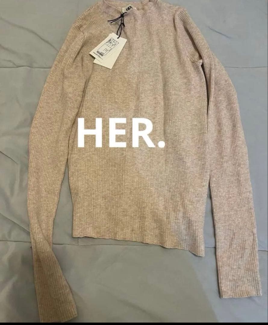 HER. 2024 リブニット ベージュ ヘムニットプルオーバー　美品