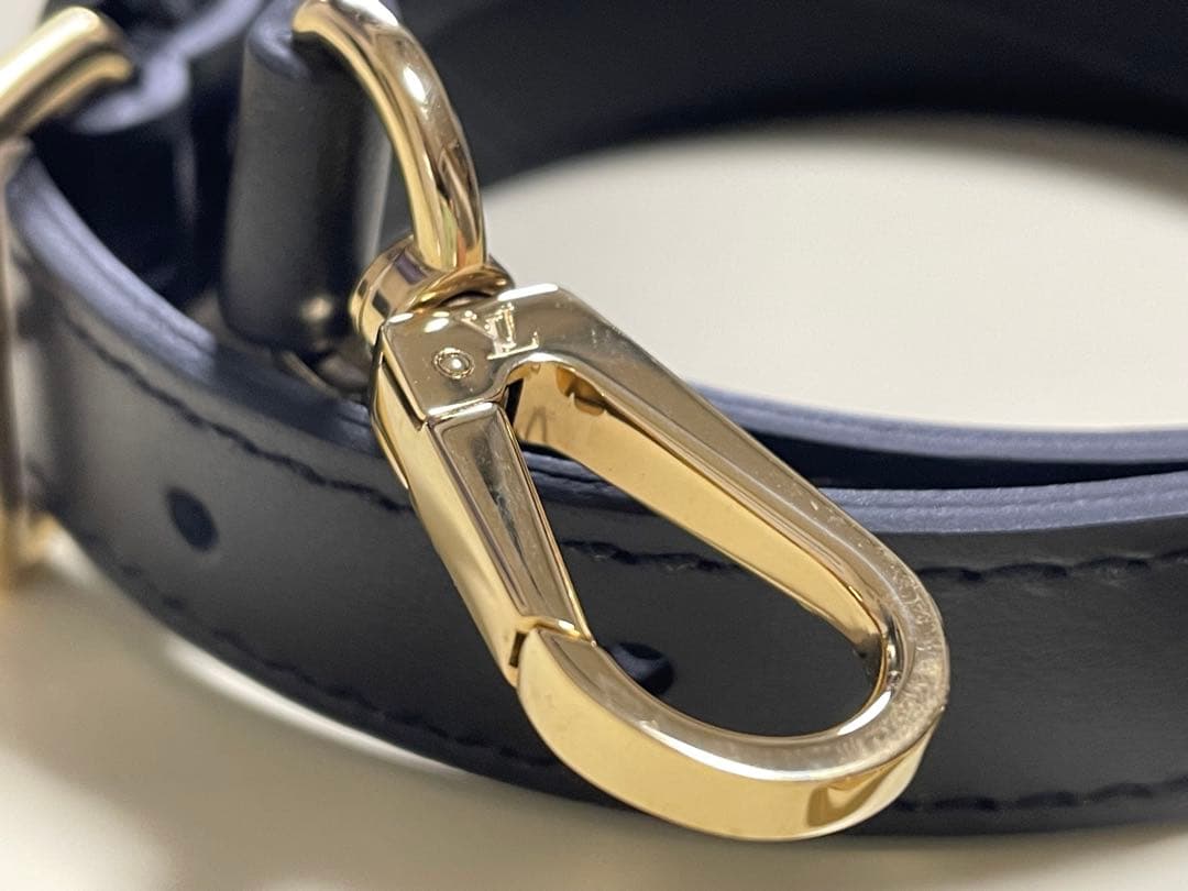 L*a様 ヴィトン VUITTON レザーショルダーストラップ 黒 未使用