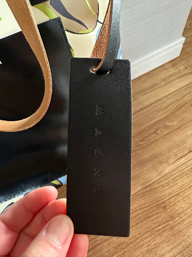 MARNIマル二　トートバック　PVCフラワー　ホワイト　ブルー