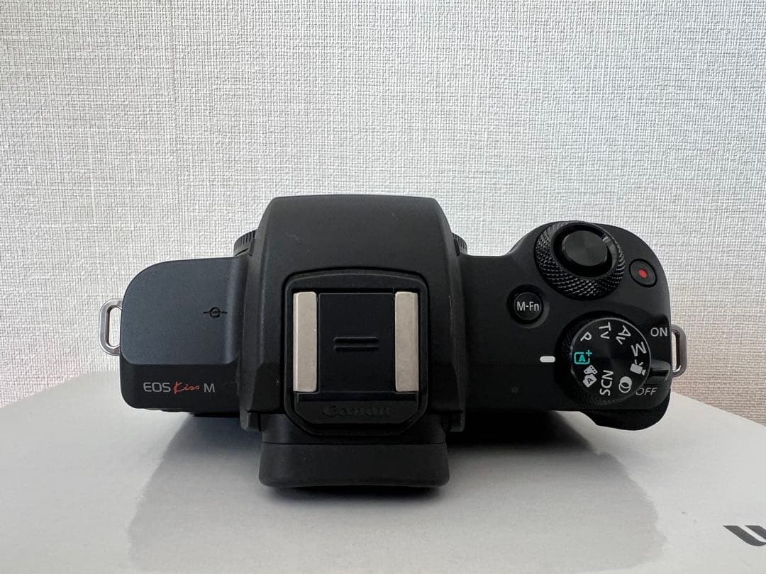 Canon EOS Kiss M ダブルズームキット ブラック【動作確認済】