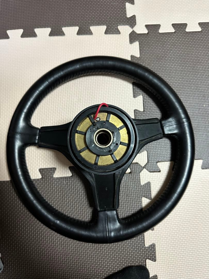momo 3スポークステアリングホイール ハンドル