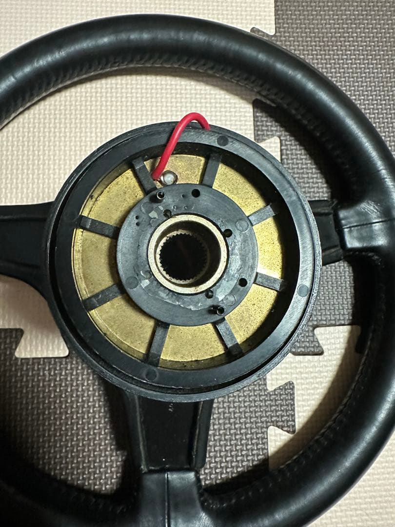 momo 3スポークステアリングホイール ハンドル