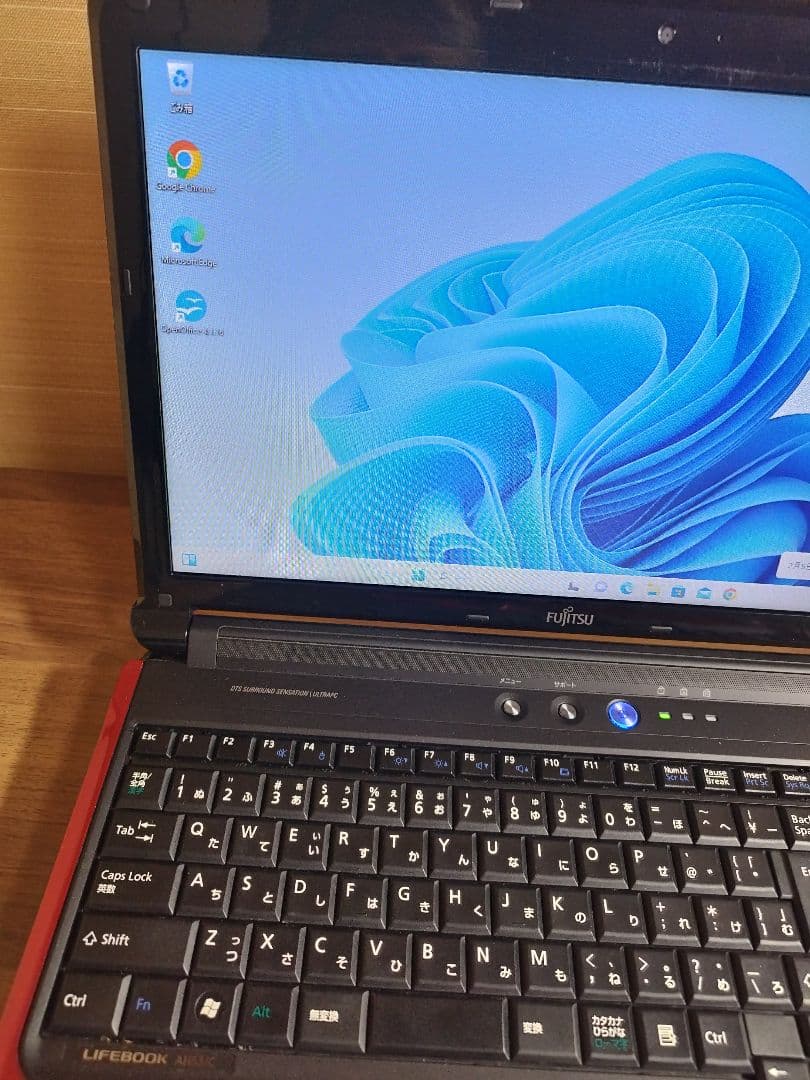 Fujitsu レッド Windows 11 AH53/C i3