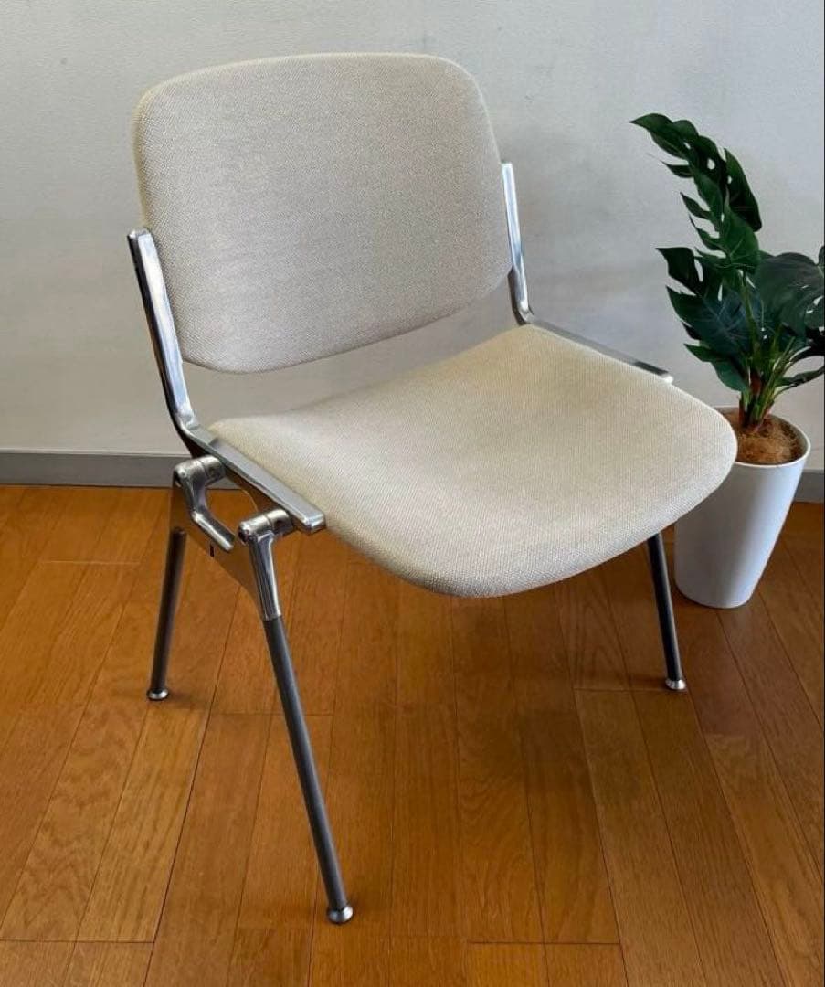 イタリア　ヴィンテージ　カステリチェア　② スタッキング　ミッドセンチュリー