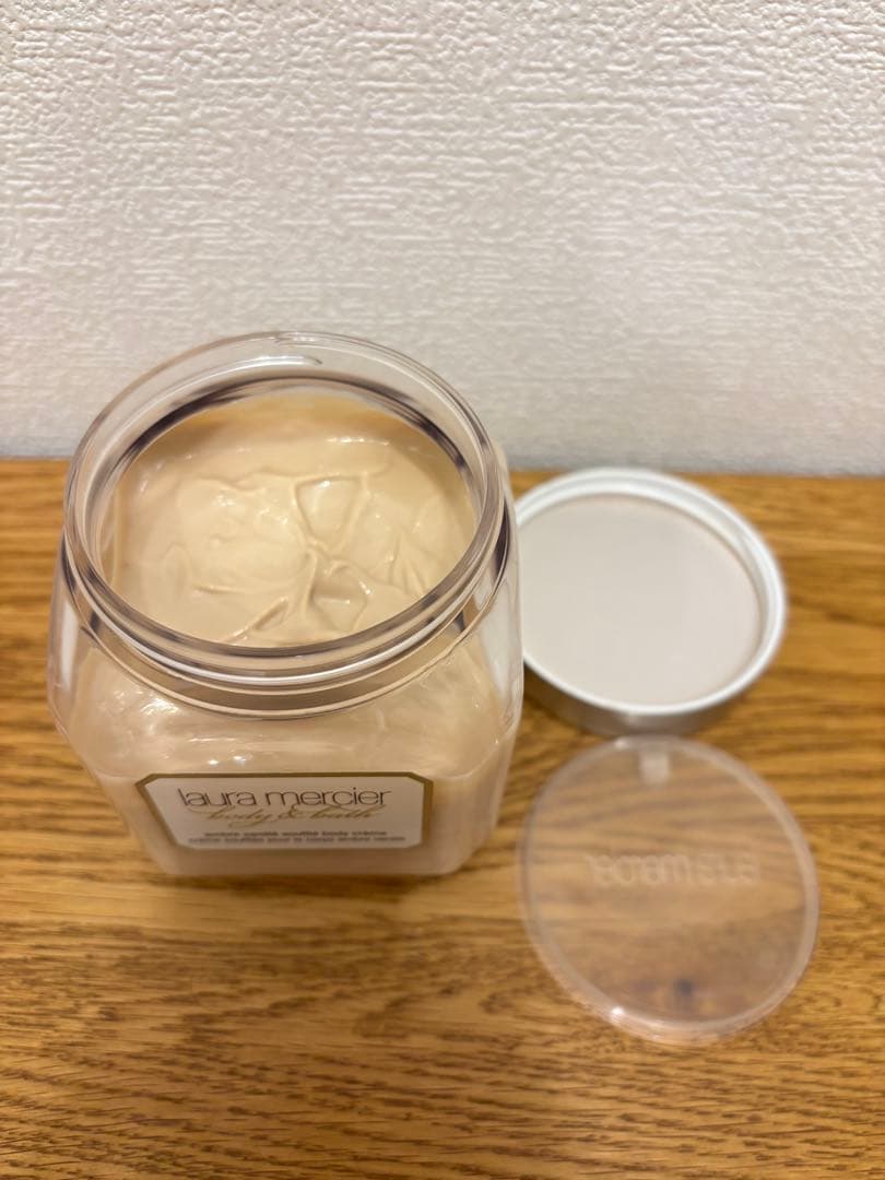 ローラメルシエ　ホイップトボディクリーム　アンバーバニラ　300g