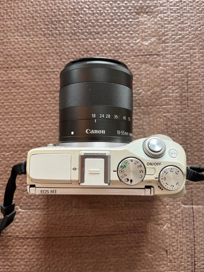 Canon EOS M3 ホワイト 18-55mmレンズ付き