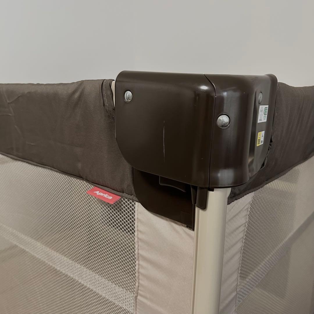 アップリカ　ココネルエアー　ベビーベッド ココアブラウン