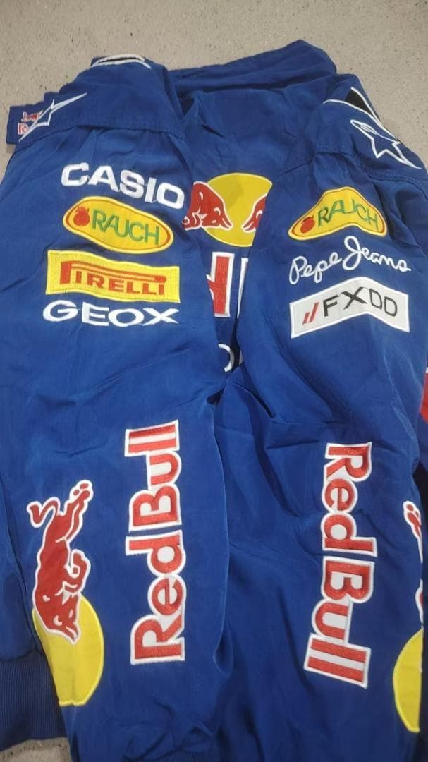 新品 RED BULL INFINITI 刺繍中綿 F1レーシングジャケットB7