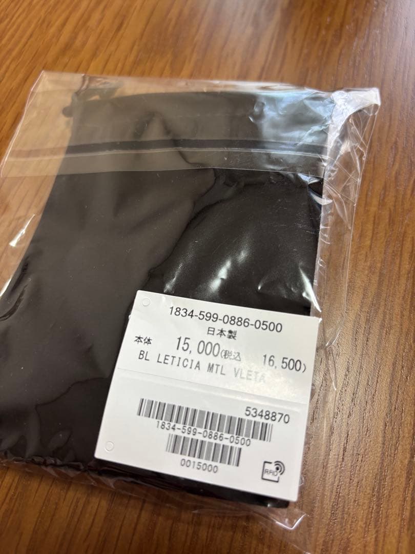 新品未開封完売品　＜LETICIA＞メタル バレッタ