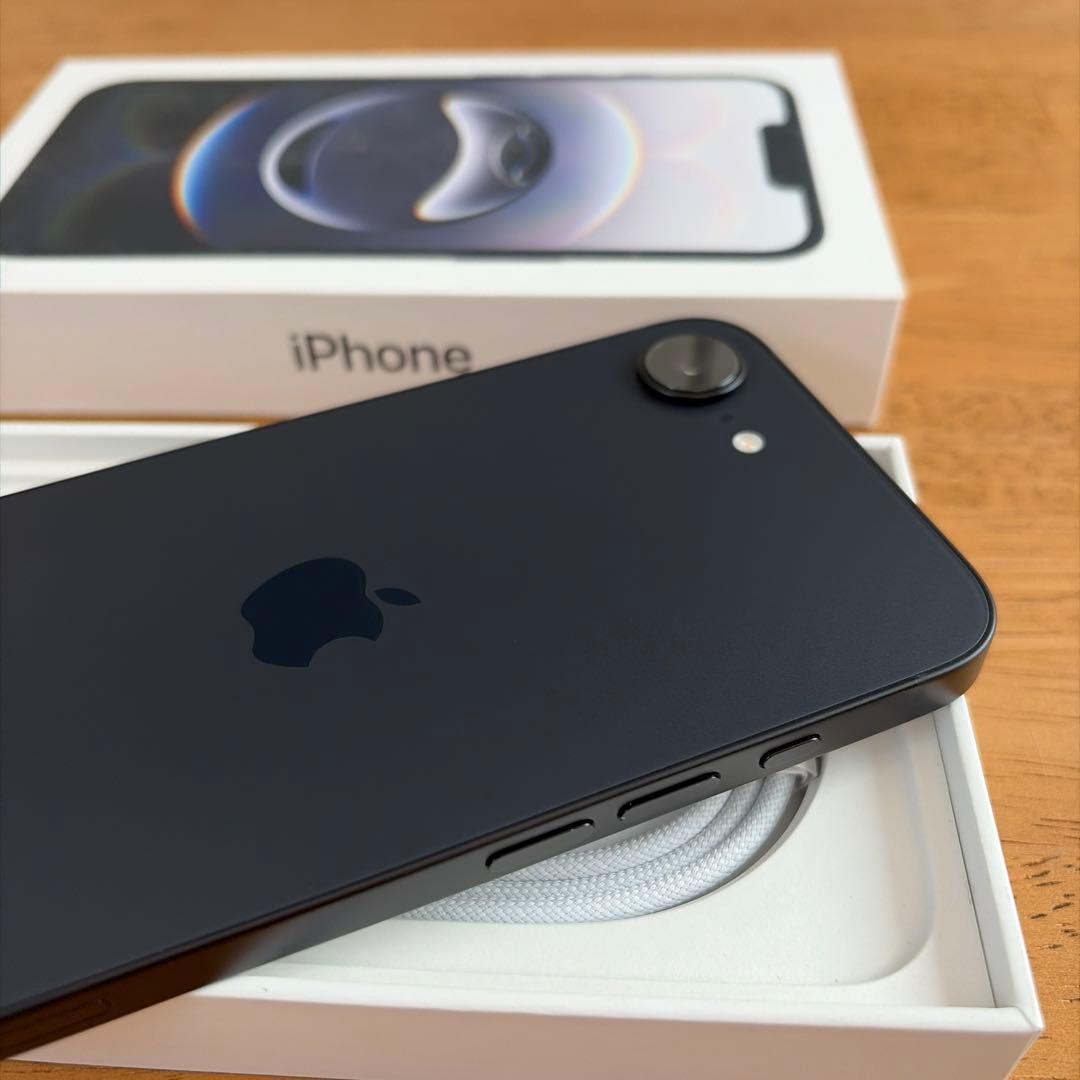 新品 未使用 iPhone16e ブラック 128GB 本体 Apple