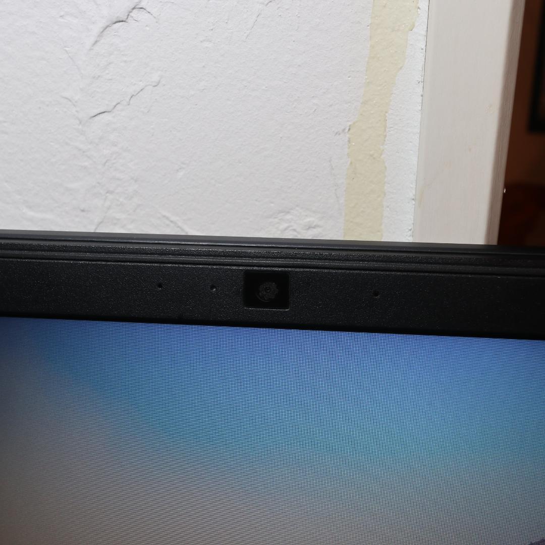 Win11公式対応8世代Corei3/メ8/SSD+HDD/FHD/無線/カメラ