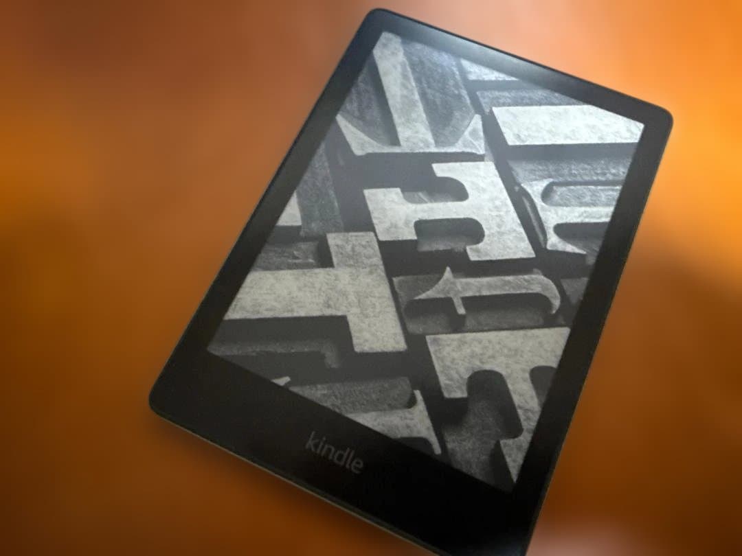 Kindle Paperwhite 11世代 32GB 純正カバー付