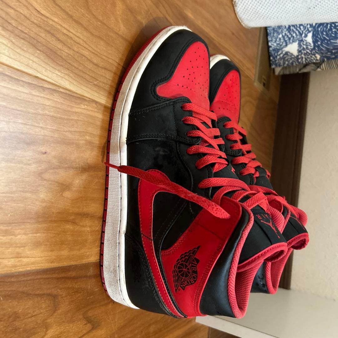 Nike Air Jordan 1 赤黒 ハイカットスニーカー