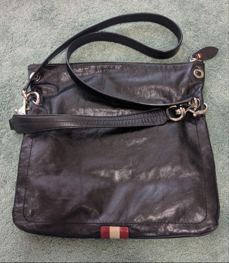 BALLY ブラックレザー ショルダーバッグ メンズ