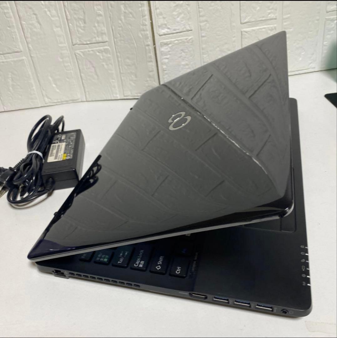 Windows11 オフィス付　高速起動SSD FHD画面　美品富士通ノートPC