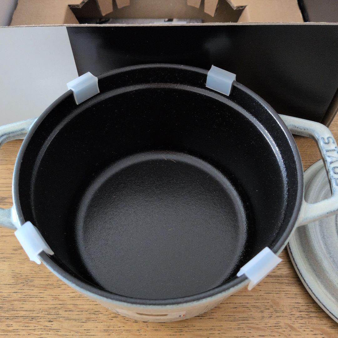 【新品未使用】Staub ココット ラウンド 14cm カンパーニュ　おまけ付き