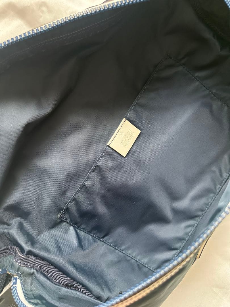 GUCCI ボディバッグ ネイビー　22日まで値下げ中