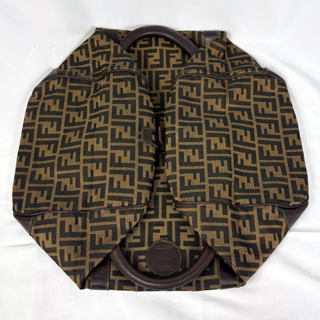 フェンディ ズッカ 総柄 ボストンバッグ キャンバス レザー 大容量 ブラウン