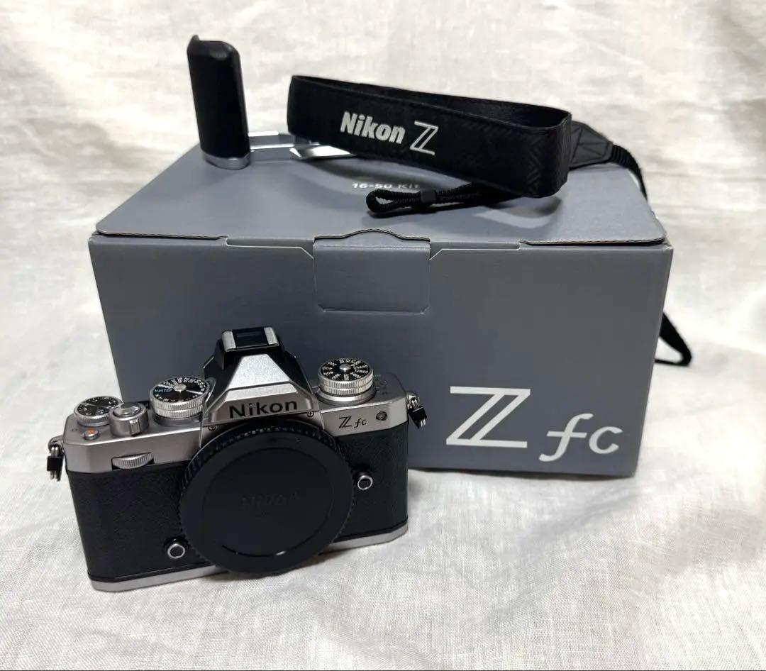 Nikon Z fc ボディ　グリップ付き