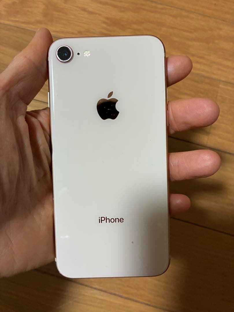 SIMフリー　箱あり　Apple iPhone 8 ホワイト 本体