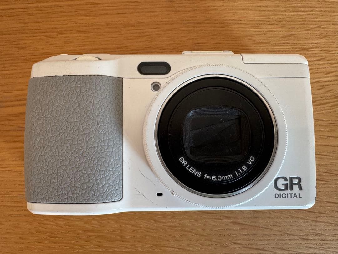RICOH GR DIGITAL IV リコー ホワイト バッテリーおまけ