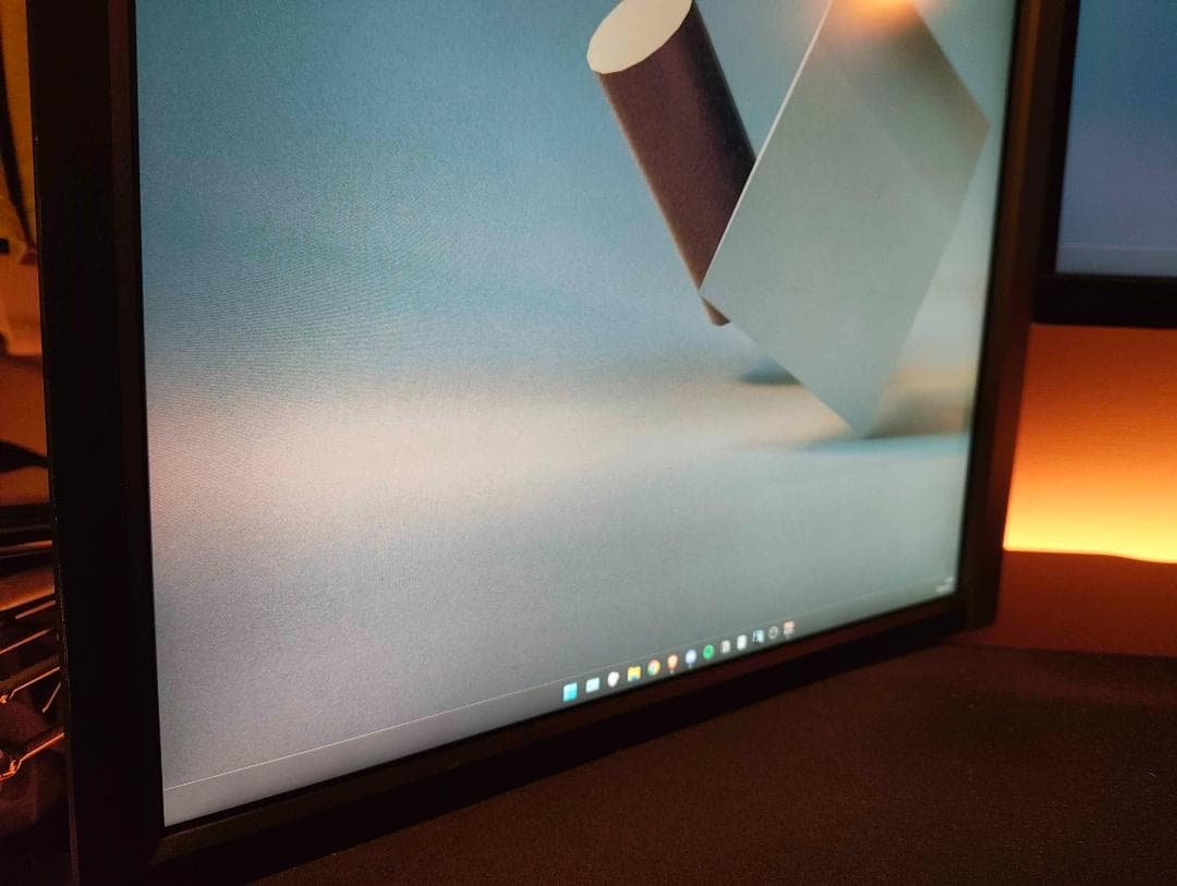 【美品/付属品完備】4K 27インチモニター BenQ EL2870U