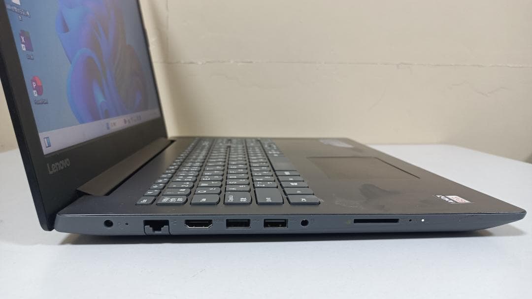 ノートパソコン 薄型ディスプレイ Lenovo AMD SSD office