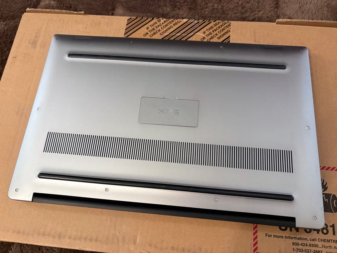 DELL XPS15 9560 core-i7 16GB ノートPC