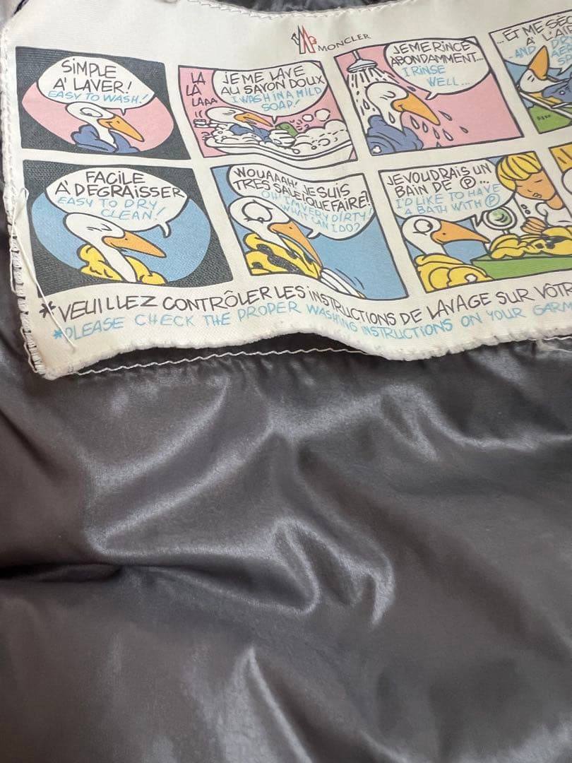 Moncler ブラック ダウンジャケット