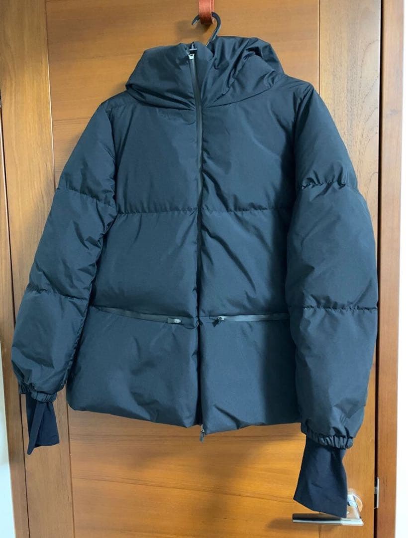 新品　ヘルノ　ゴアテックス　ラミナー　ダウン　ブラック　42 herno