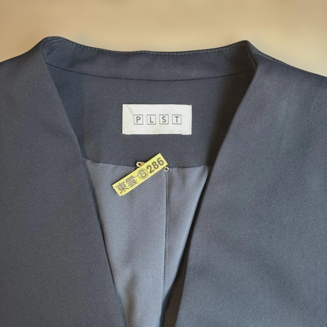 PLST ノーカラー　スーツ　コンフォートリュクス　カラーレスジャケット　パンツ