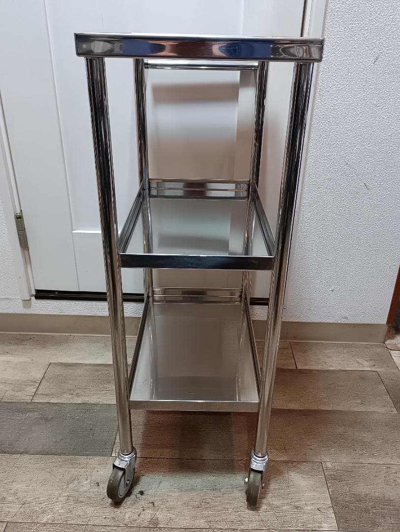 タカラベルモントステンレス製3段ワゴン①