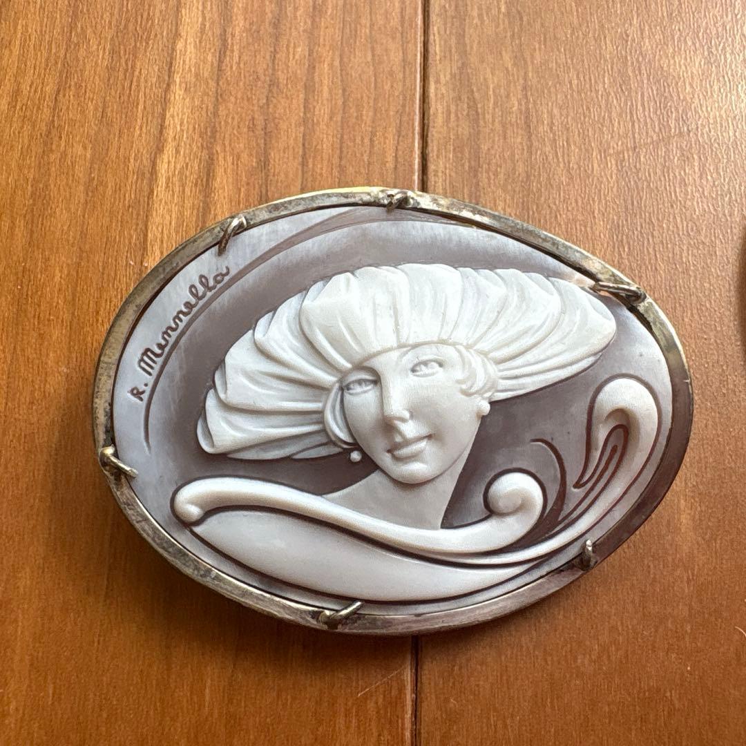 ロザリオメンネッタのカメオ