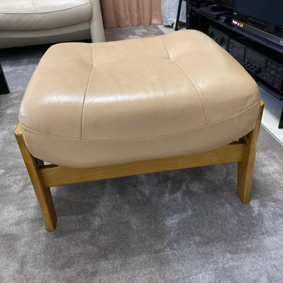 美品　カリモク　オットマン　CHITANOシリーズ　本革