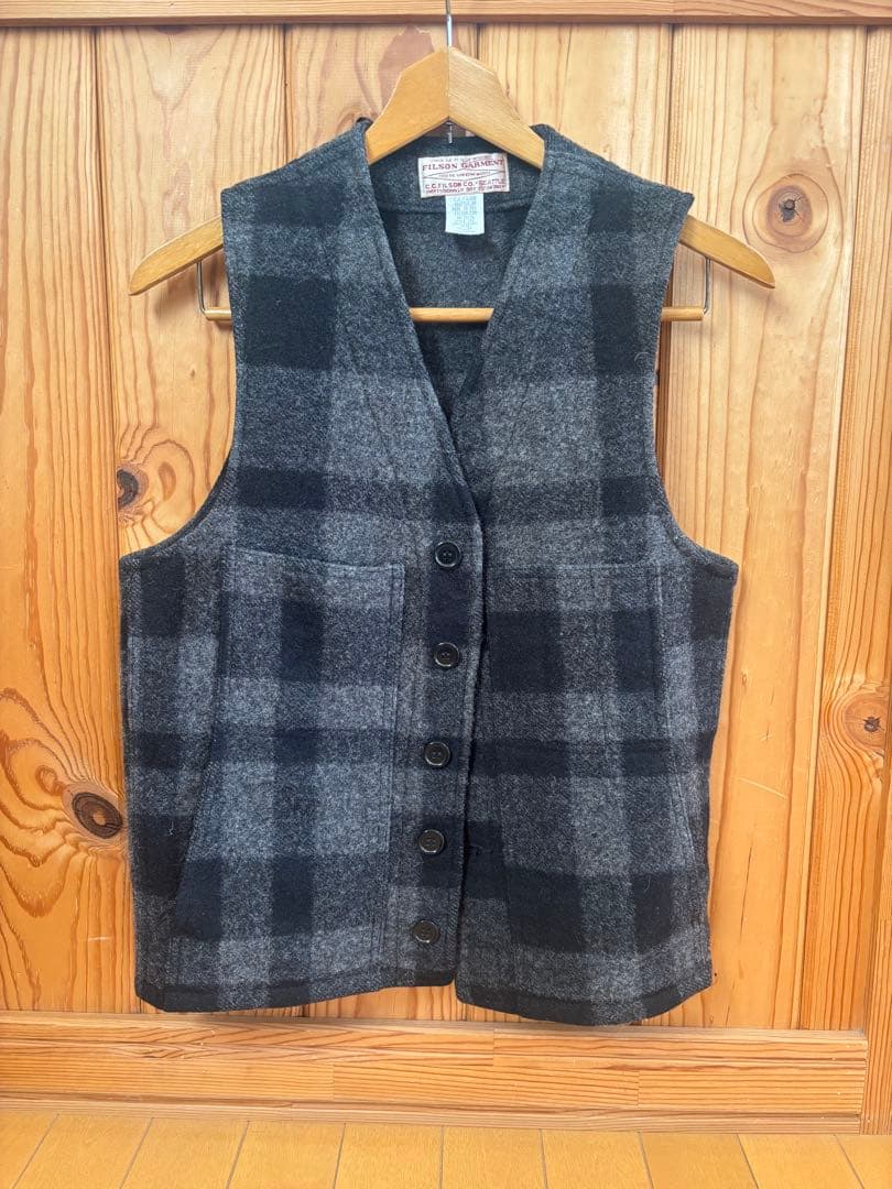 フィルソン ベスト 36グレー ブラックS/FILSON MACKINAW