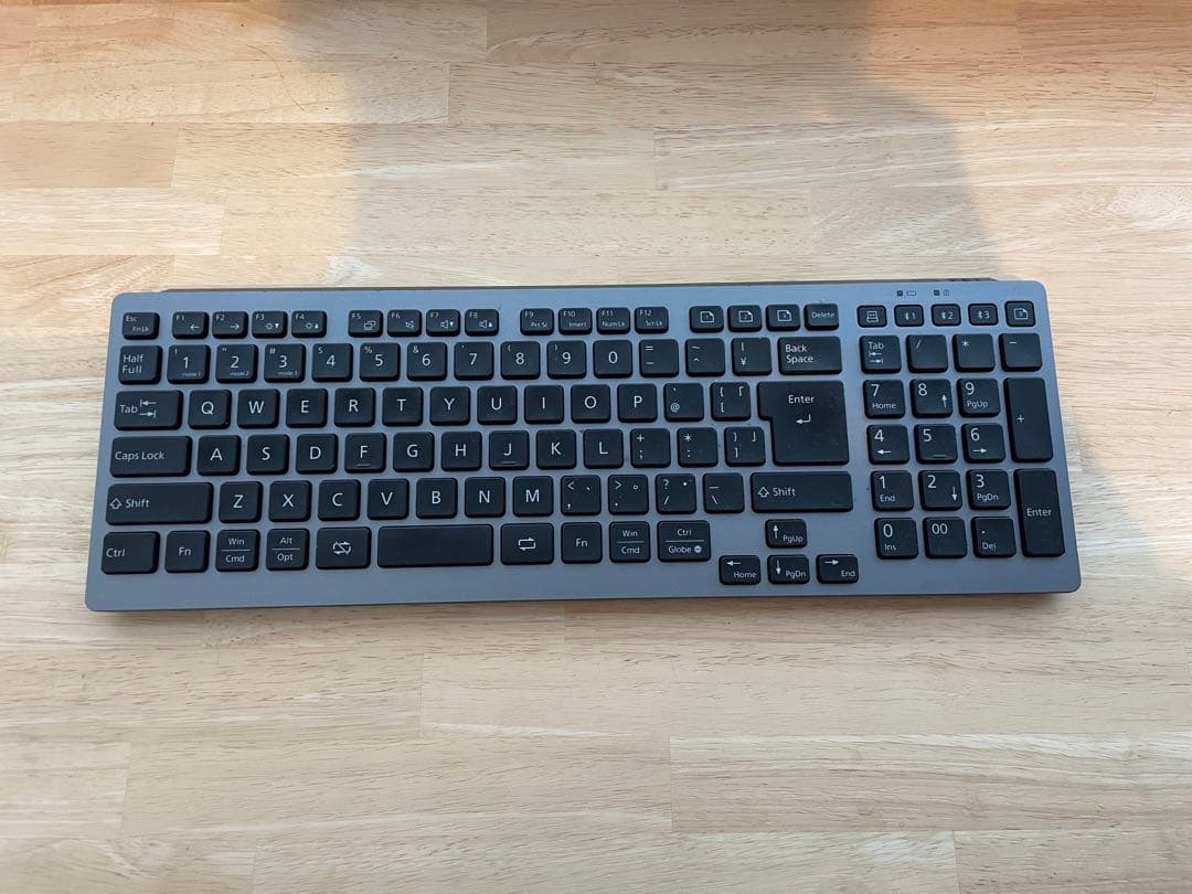 FUJITSU ワイヤレスキーボード　 商品名　KB219T