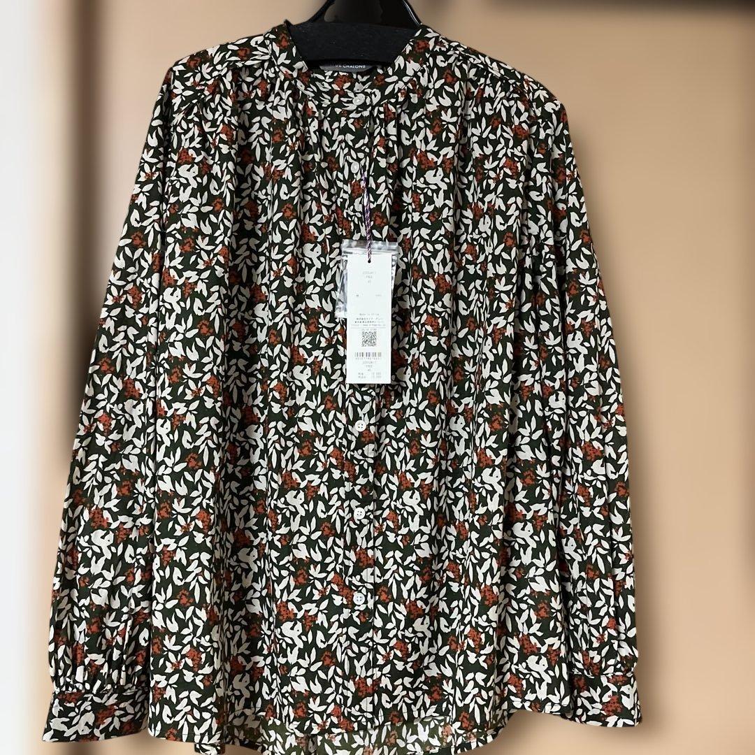 1月18日で終了します。ポンディシャロン　ブラウス