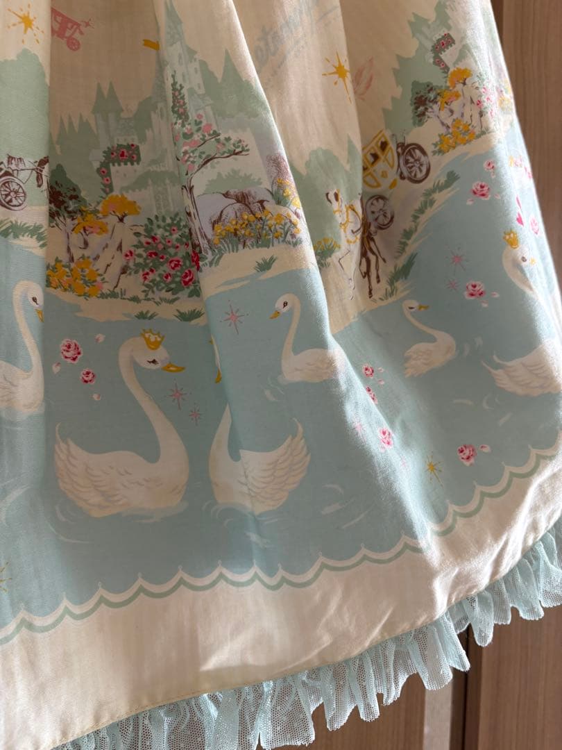 メタモルフォーゼ　スワンレイクスカート