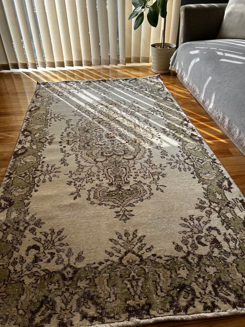 ボタニカル メダリオン　モスグリーン トルコラグ ヴィンテージラグ　雅姫さん