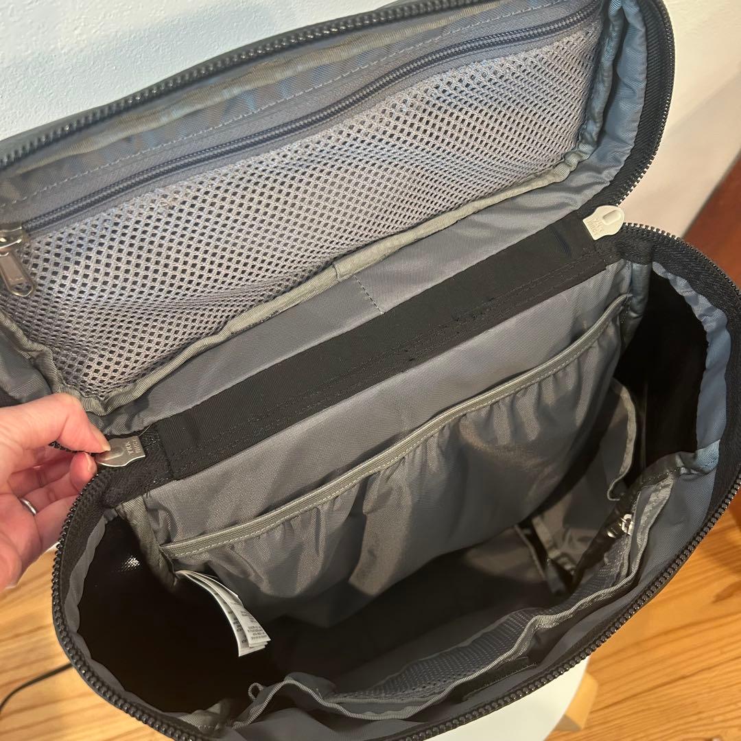 THE NORTH FACE ヒューズボックス キッズリュック 21Lブラック