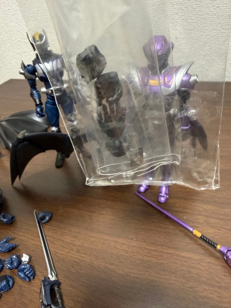 S.H.Figuarts 仮面ライダー王蛇&ナイト 2種セット