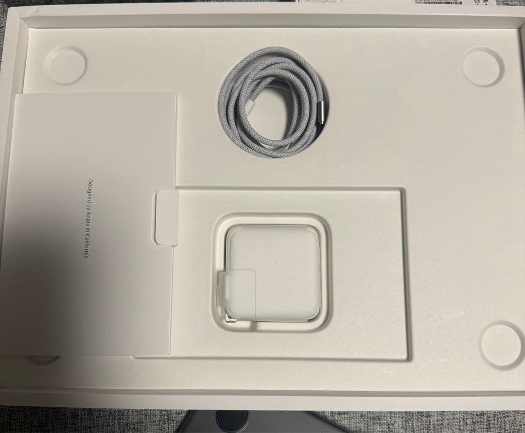 Apple Macbook Air M3 256G スペースグレイ