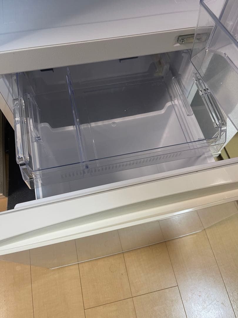 【たのメル便】AQUAノンフロン冷凍冷蔵庫 2017年製AQR-18F (W)