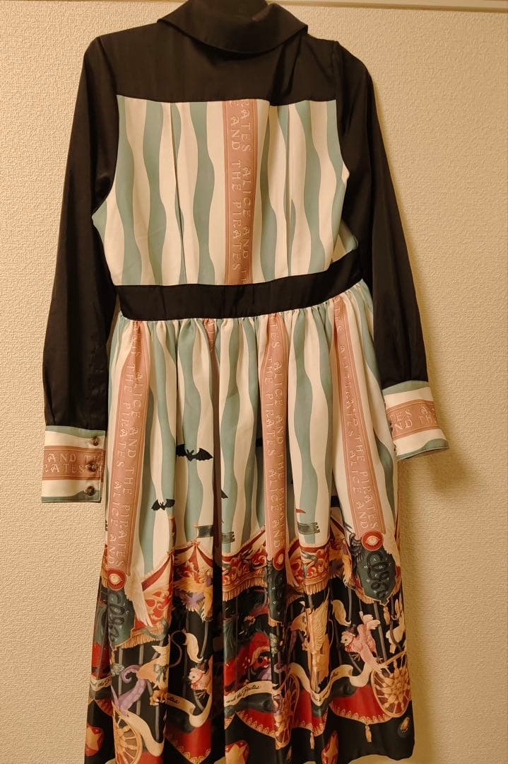 Escape Beast 柄シャツワンピース