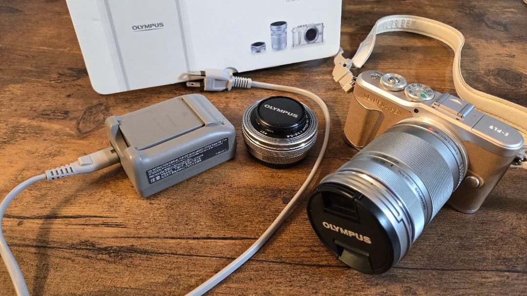 OLYMPUS E-PL9 ミラーレス一眼カメラ