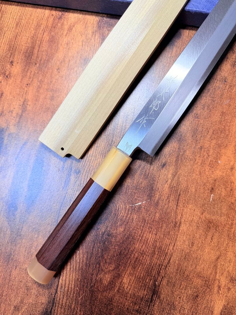 【堺打刃物】祥太郎作　刺身 柳刃　包丁　9寸　　銀三鋼　紫檀八角白水牛柄　鞘付き