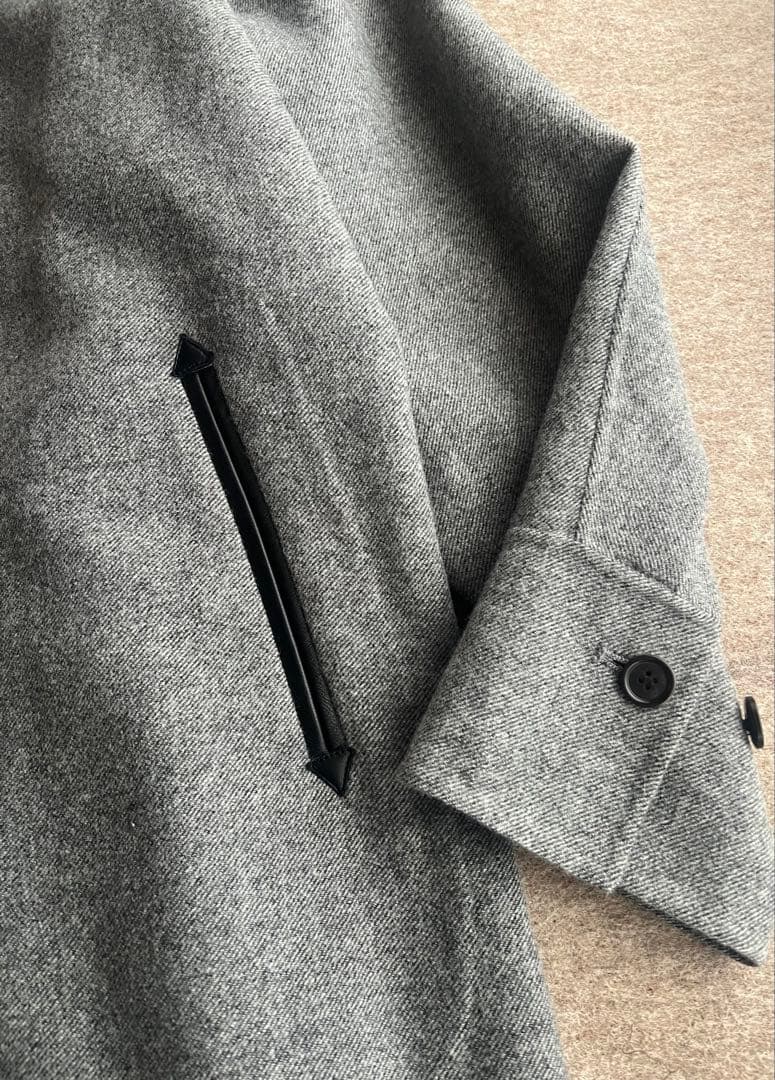 今期25冬新作未使用タグ付きデプレコートDESPRESトゥモローランド