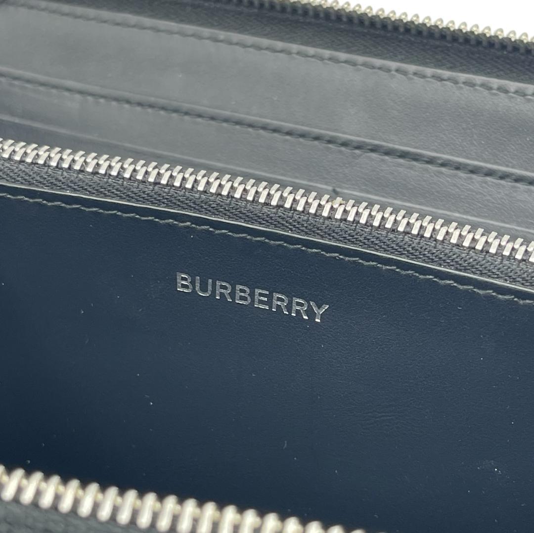 BURBERRY/バーバリー エンボスロゴ ラウンドファスナー長財布