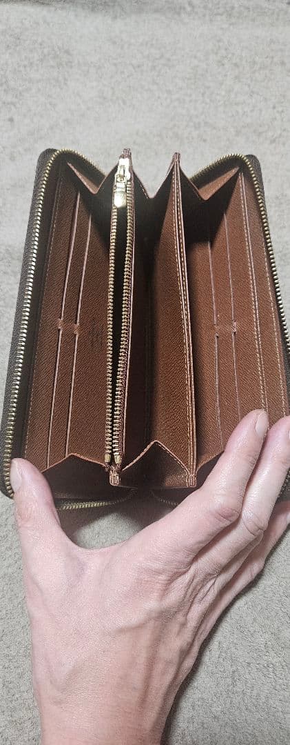 ルイヴィトンモノグラムジッピーウォレット