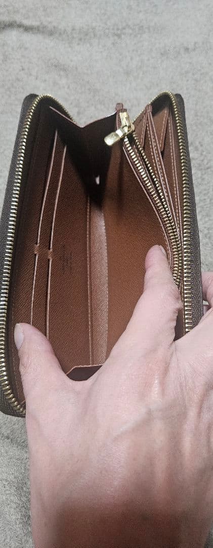 ルイヴィトンモノグラムジッピーウォレット